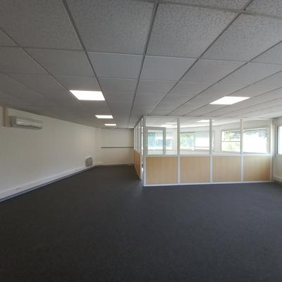 Bureau - 65 m² - 2 pièces