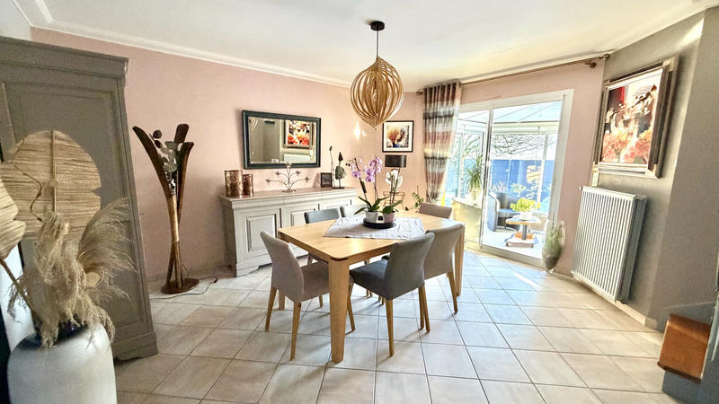 Maison - 111 m² - 7 pièces