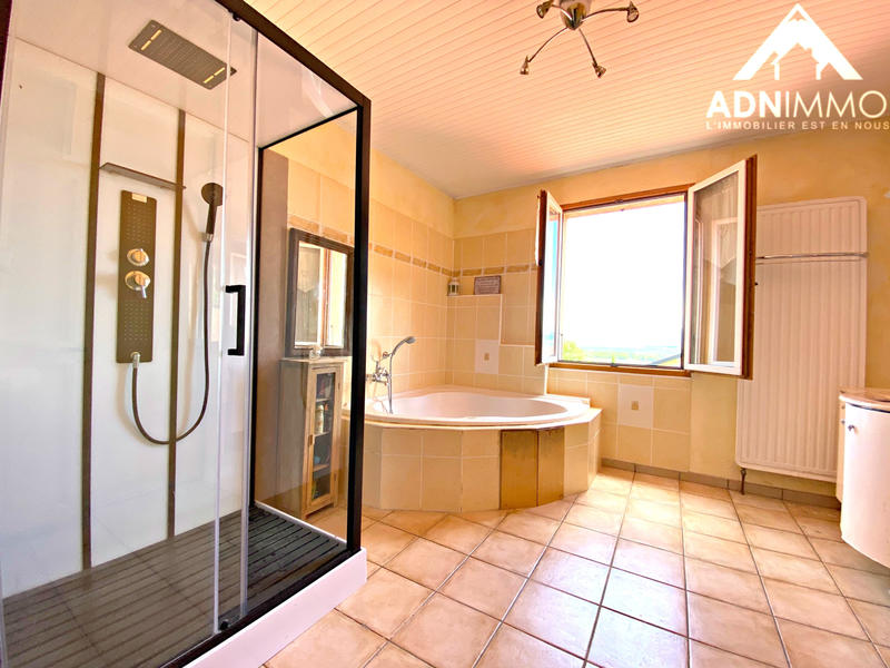 Maison - 170 m² - 5 pièces