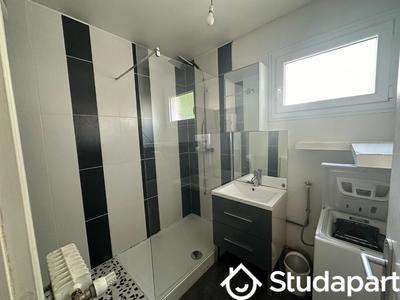 Chambre - 9 m² - 1 pièce