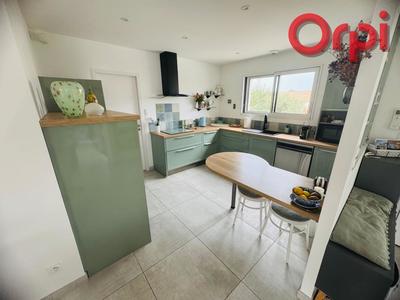 Maison - 104 m² - 4 pièces