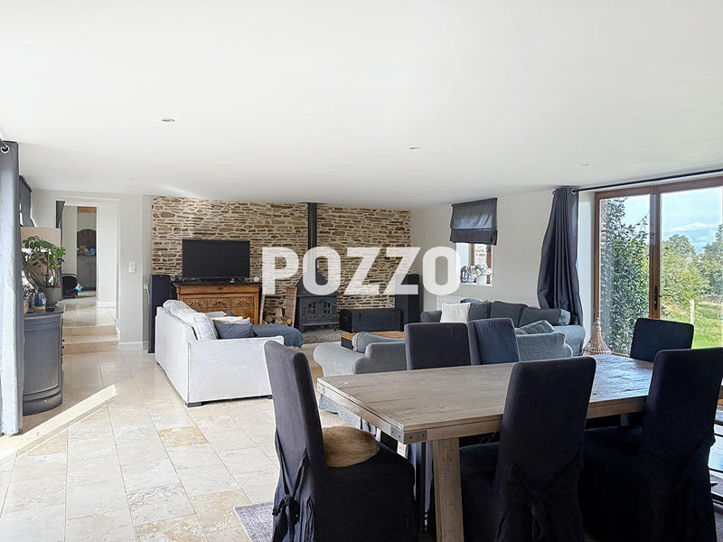 Maison - 234 m² - 7 pièces