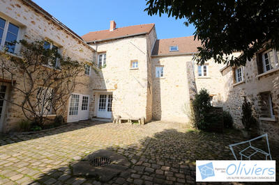 Maison - 285 m² - 8 pièces
