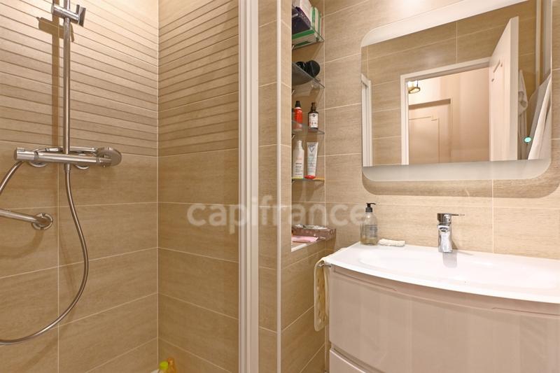 Appartement bourgeois - 103 m² - 5 pièces