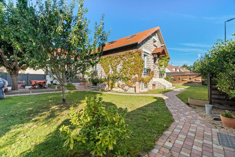 Maison - 130 m² - 4 pièces