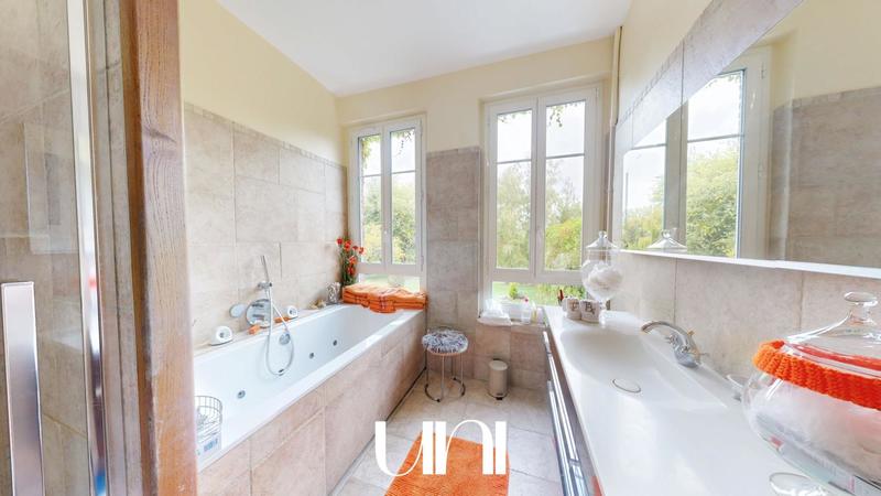 Maison de maîtres - 260 m² - 8 pièces