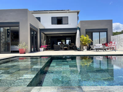 Maison - 180 m² - 7 pièces