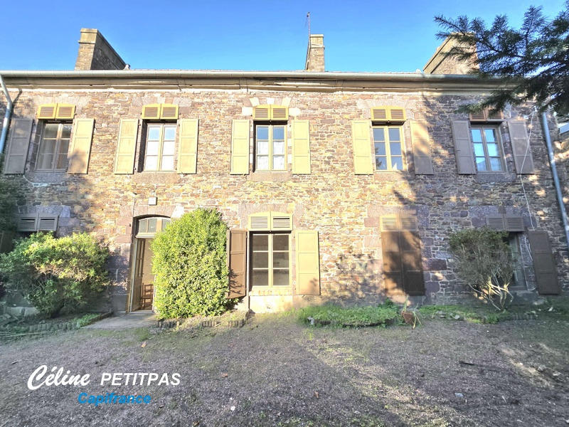 Propriété - 275 m² - 17 pièces