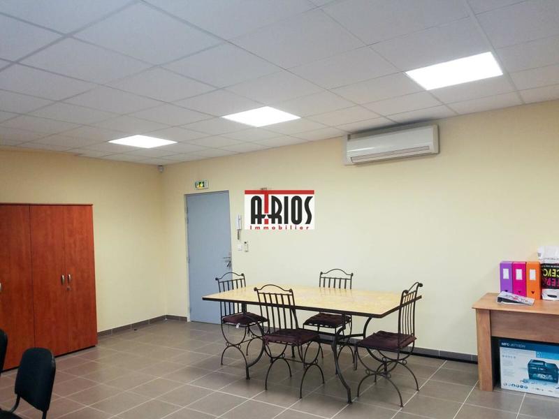 Entrepôt - 1 400 m²