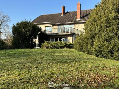 Maison - 370 m² - 11 pièces