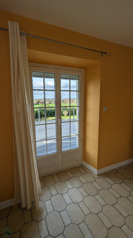 Maison - 185 m² - 9 pièces