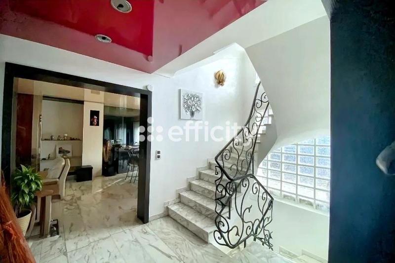 Pavillon - 310 m² - 12 pièces