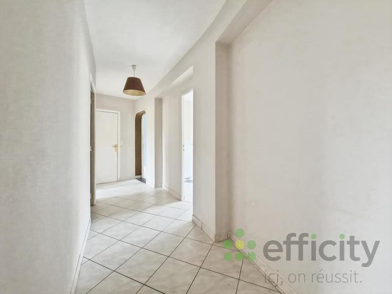Appartement - 80 m² - 4 pièces