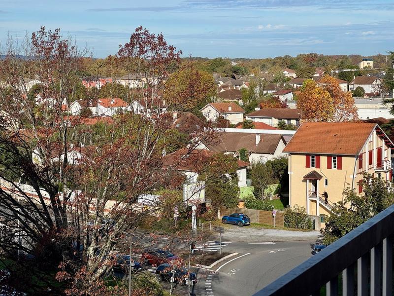 Appartement - 80 m² - 7 pièces