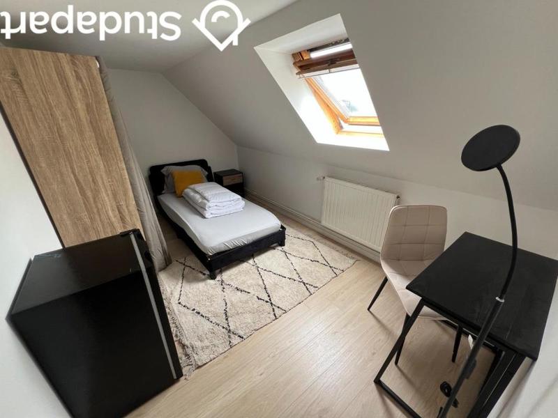 Chambre - 12 m² - 1 pièce