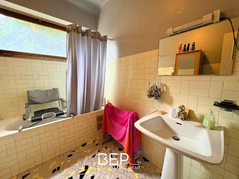 Appartement - 100 m² - 4 pièces