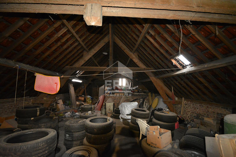 Maison - 1 000 m² - 10 pièces