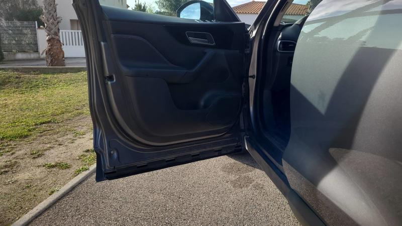 Jaguar F-Pace 2.0 d 180 Awd Bva8 Prestige - Automatique