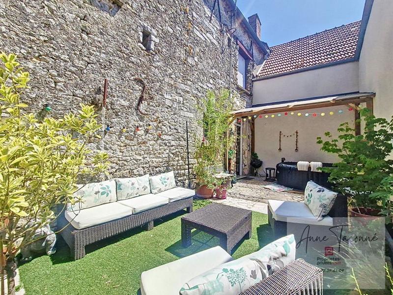 Maison - 245 m² - 7 pièces