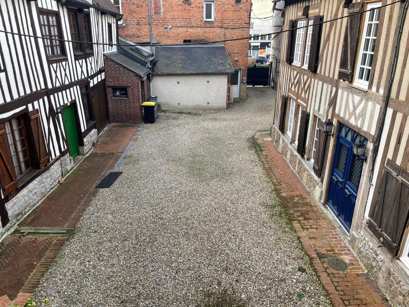 Maison - 241 m² - 8 pièces