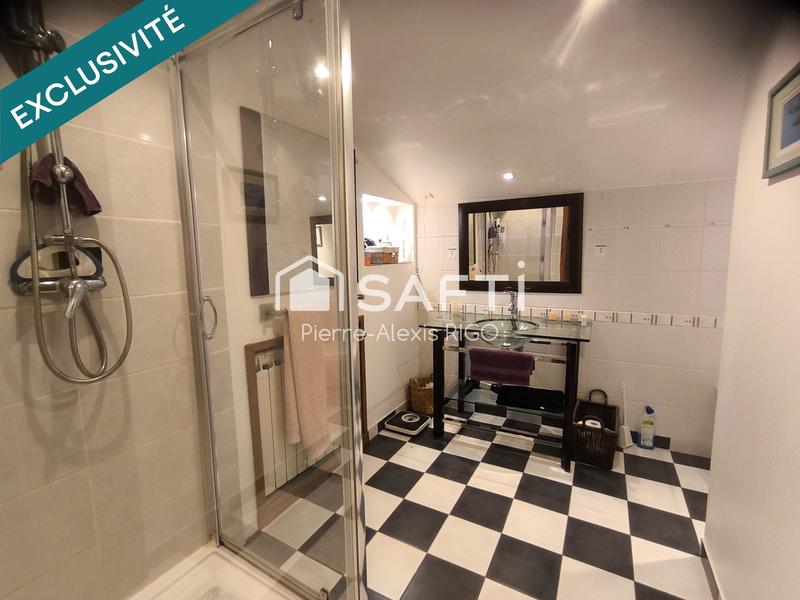 Maison - 313 m² - 11 pièces