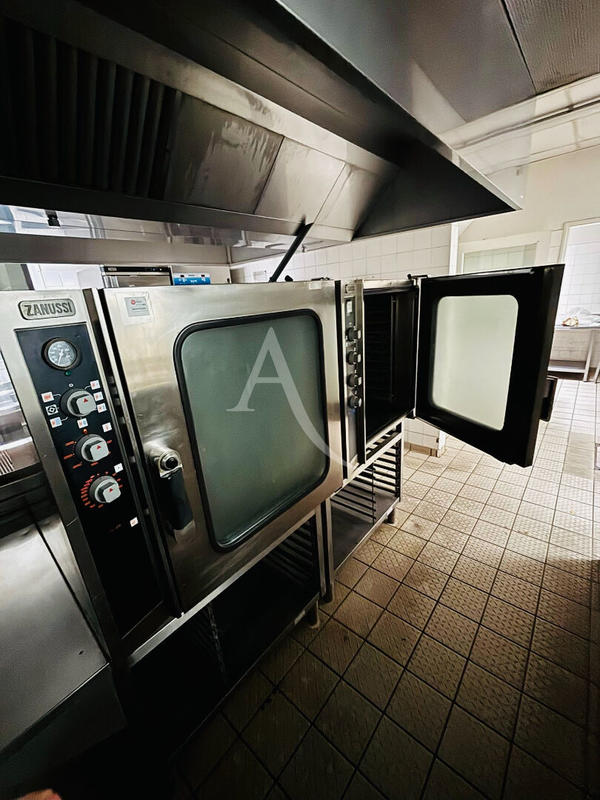 Local commercial - 700 m²