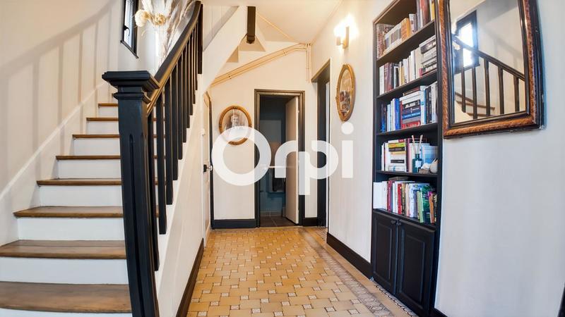 Propriété - 310 m² - 8 pièces