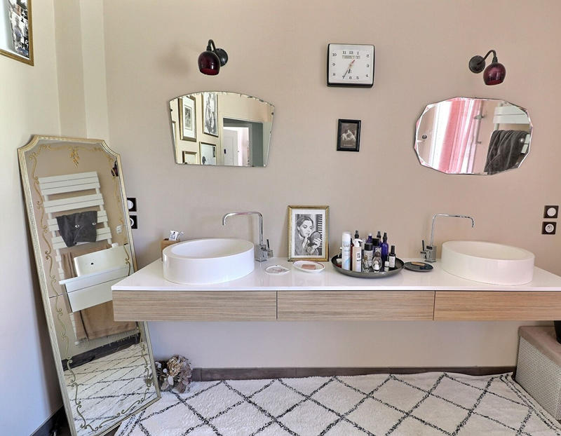 Maison - 220 m² - 6 pièces