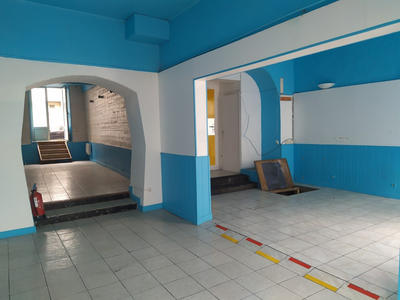 Local commercial - 88 m² - 4 pièces