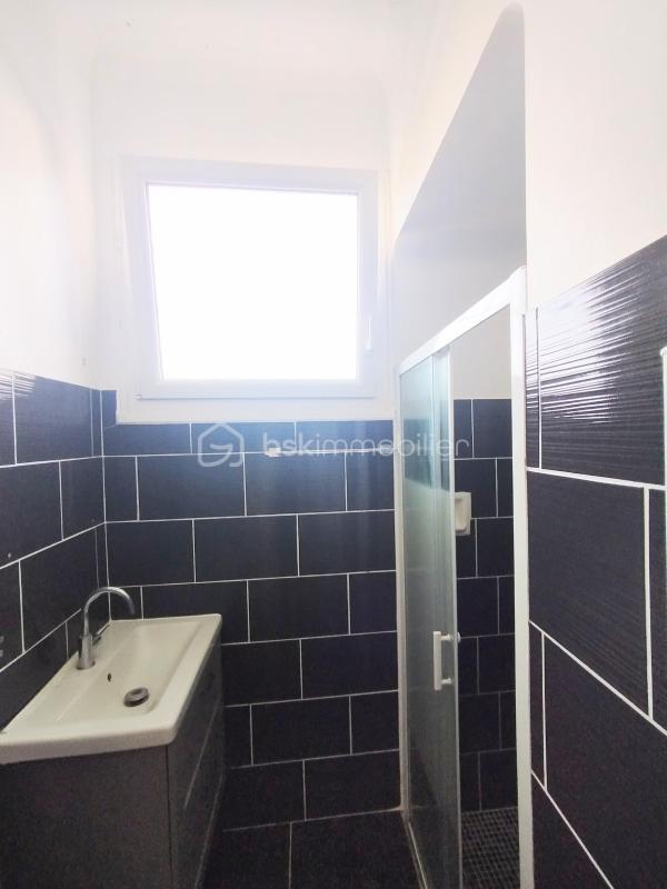 Pavillon - 180 m² - 9 pièces