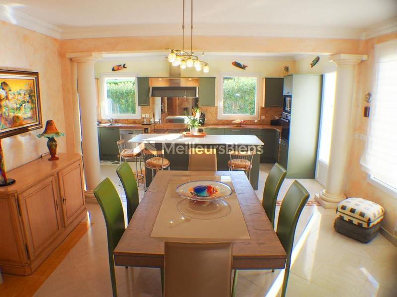 Villa - 176 m² - 6 pièces