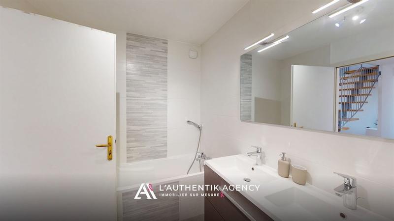 Appartement - 125 m² - 5 pièces