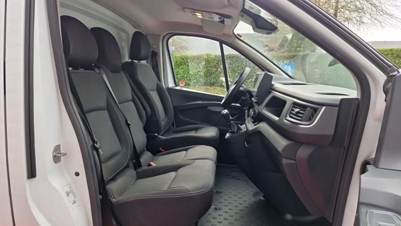 Renault Trafic Fourgon l2h1 3000 kg blue dci 130 grand confort