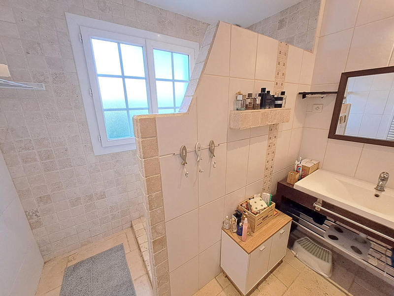 Maison - 200 m² - 7 pièces