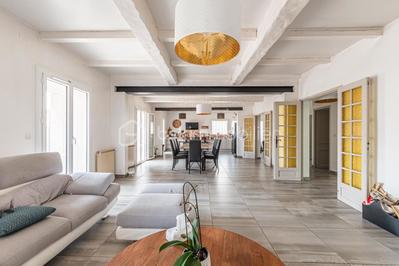 Maison - 210 m² - 8 pièces