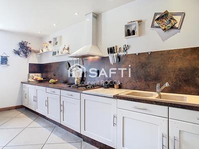 Maison - 140 m² - 5 pièces