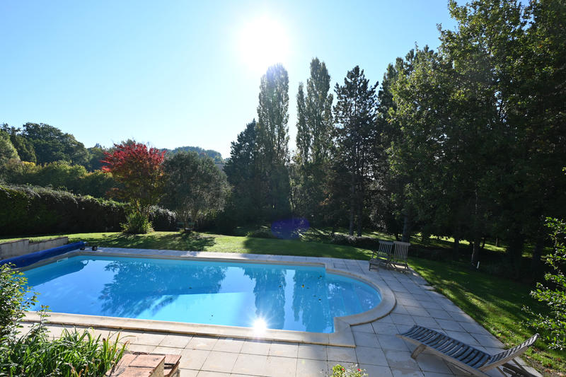 Maison - 215 m² - 8 pièces