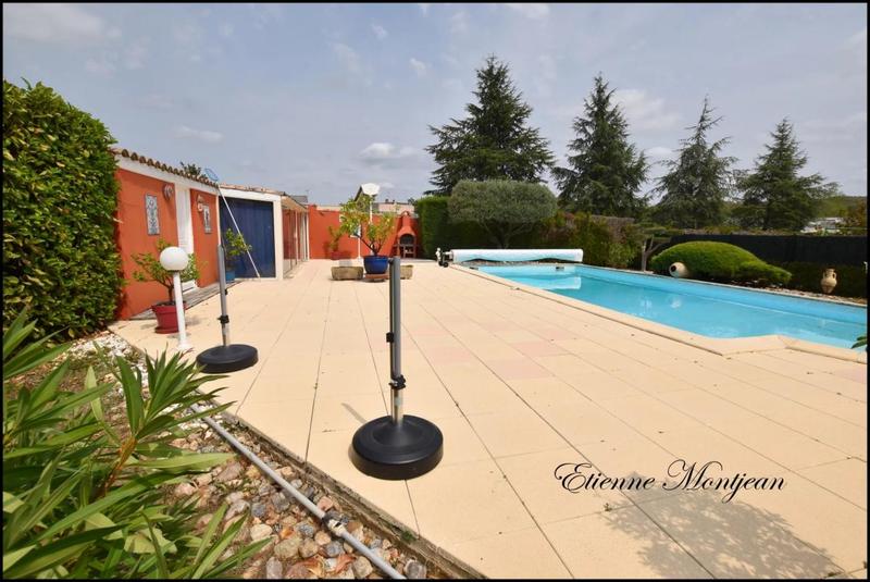 Maison - 256 m² - 13 pièces