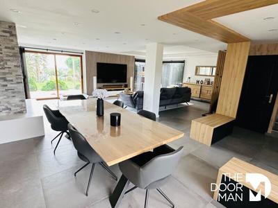 Demeure - 255 m² - 6 pièces