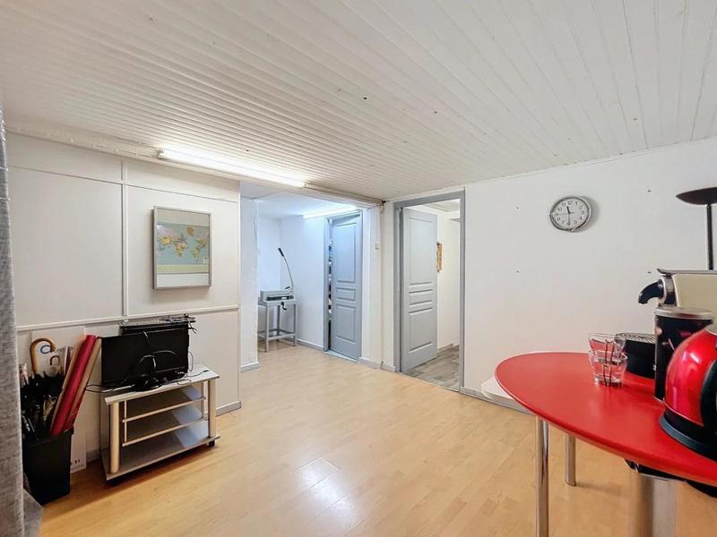 Local commercial - 107 m² - 4 pièces