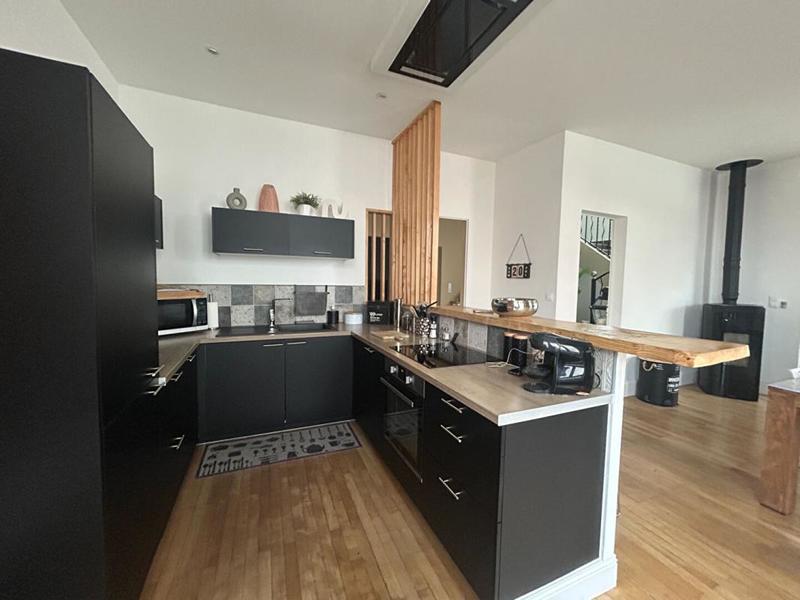 Maison - 226 m² - 9 pièces