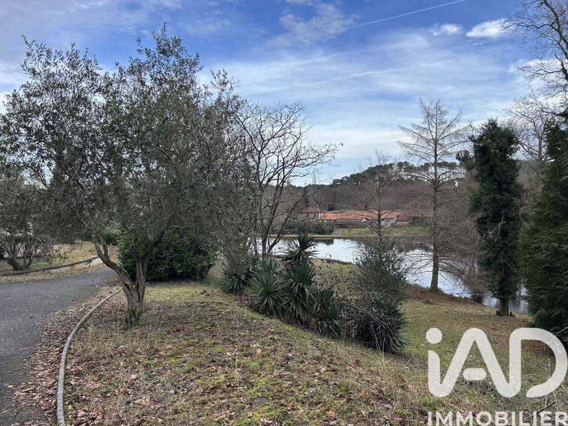 Maison - 231 m² - 9 pièces