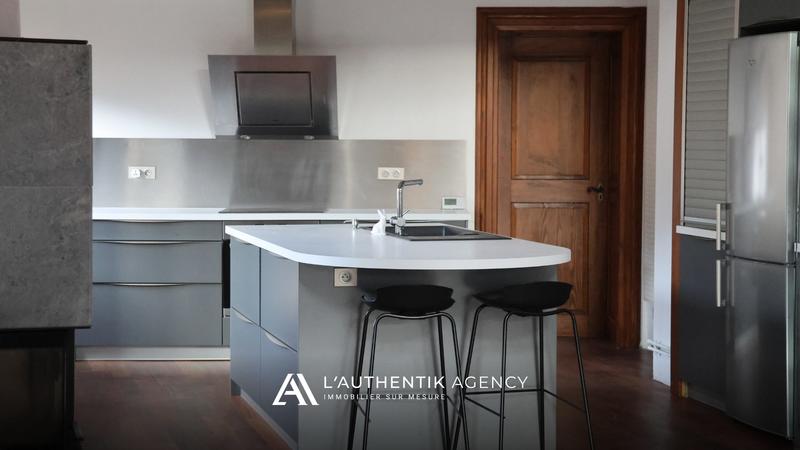 Maison - 636 m² - 12 pièces