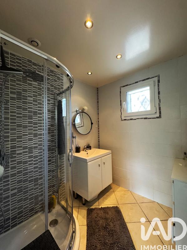 Maison - 200 m² - 9 pièces