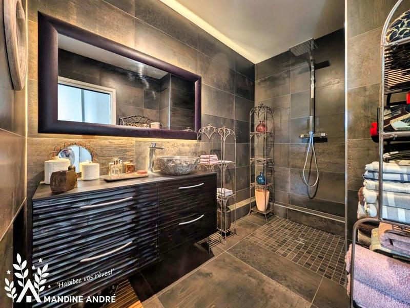 Appartement - 80 m² - 3 pièces