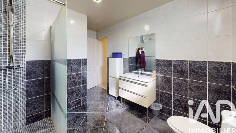 Maison - 200 m² - 10 pièces