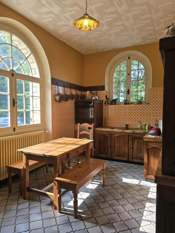 Maison - 322 m² - 11 pièces