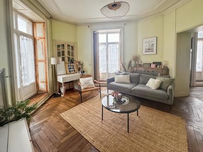 Appartement - 80 m² - 4 pièces