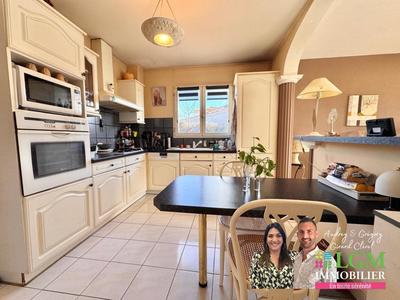 Maison - 102 m² - 4 pièces