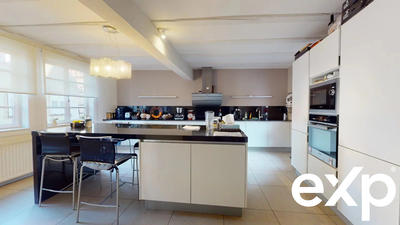 Maison - 650 m² - 20 pièces